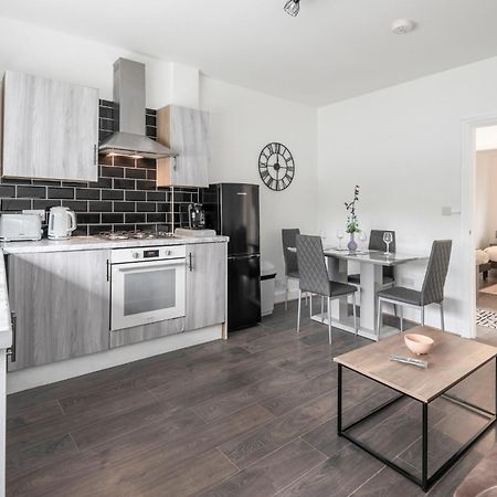 Modern Family Home W/Wi-Fi, Netflix, Self Check-In Londen Buitenkant foto