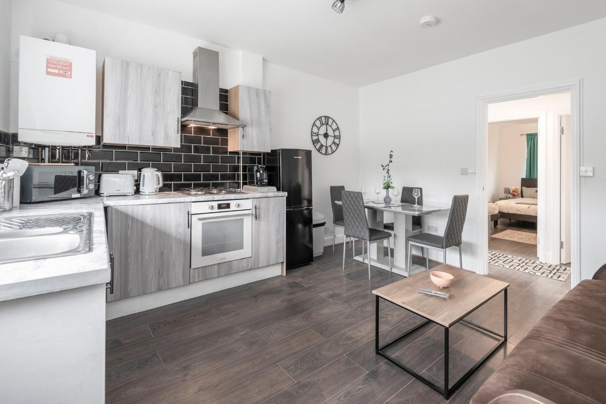 Modern Family Home W/Wi-Fi, Netflix, Self Check-In Londen Buitenkant foto