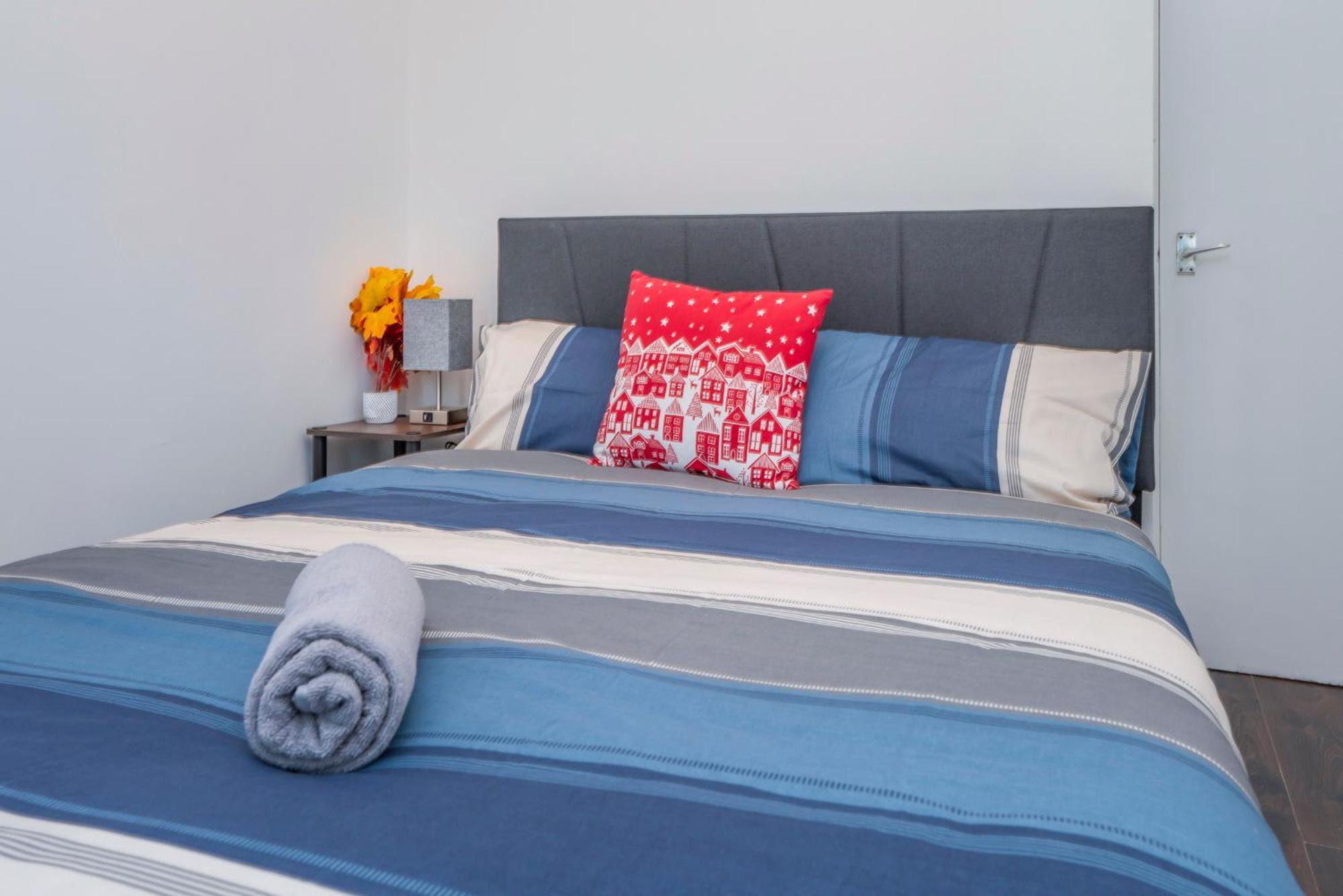 Modern Family Home W/Wi-Fi, Netflix, Self Check-In Londen Buitenkant foto