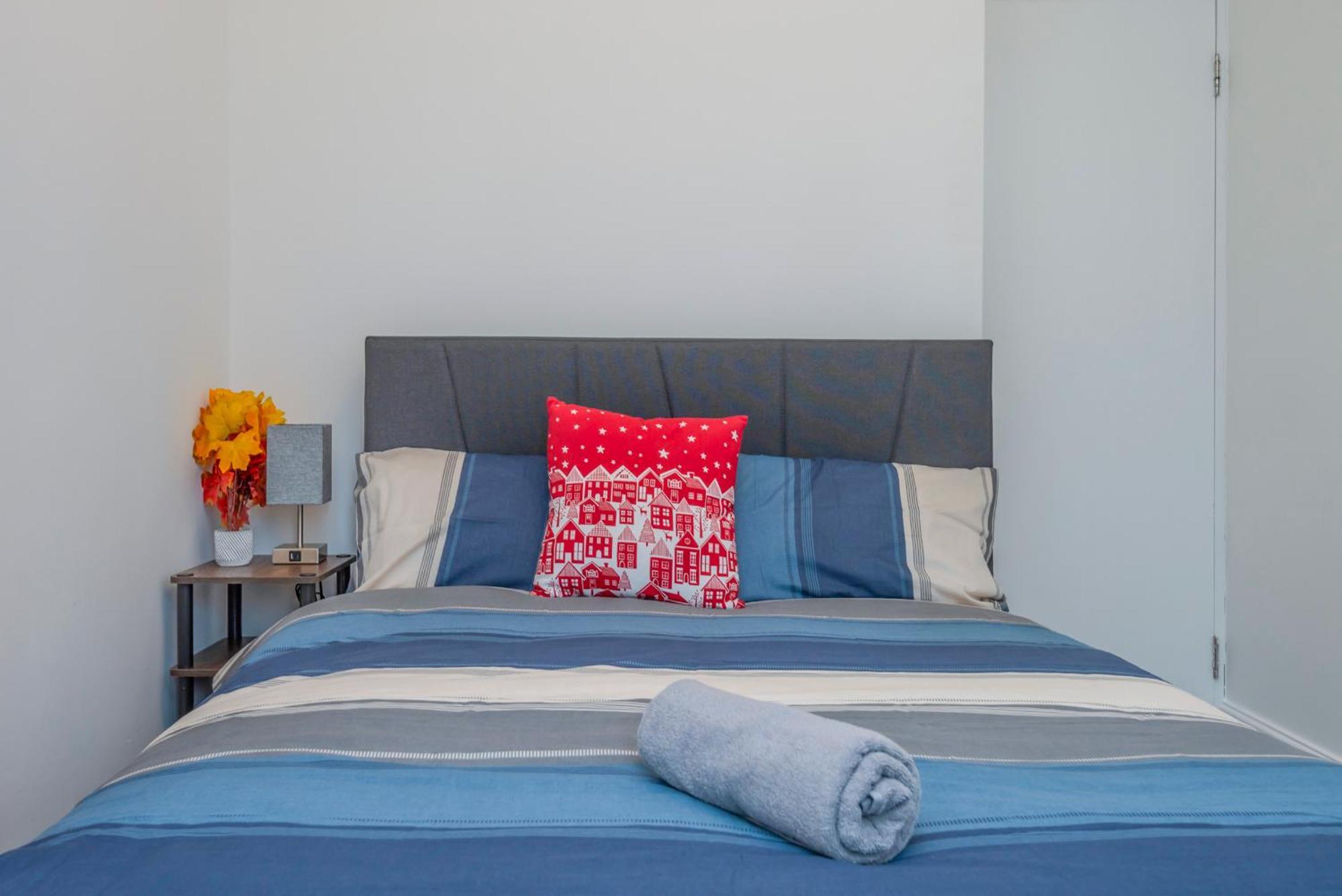 Modern Family Home W/Wi-Fi, Netflix, Self Check-In Londen Buitenkant foto